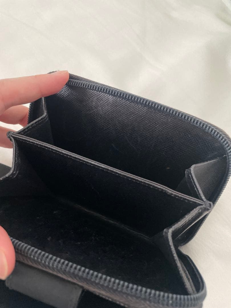 値下げ　PRADA ブラック 二つ折り財布