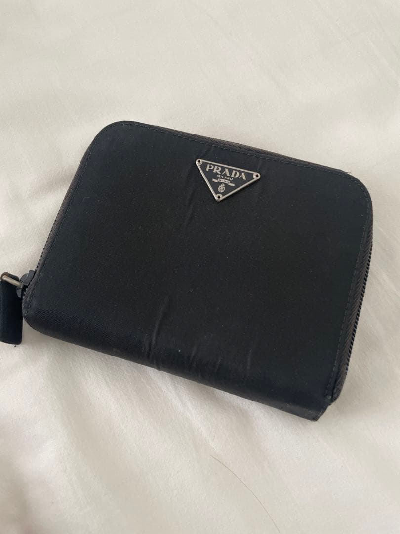 値下げ　PRADA ブラック 二つ折り財布