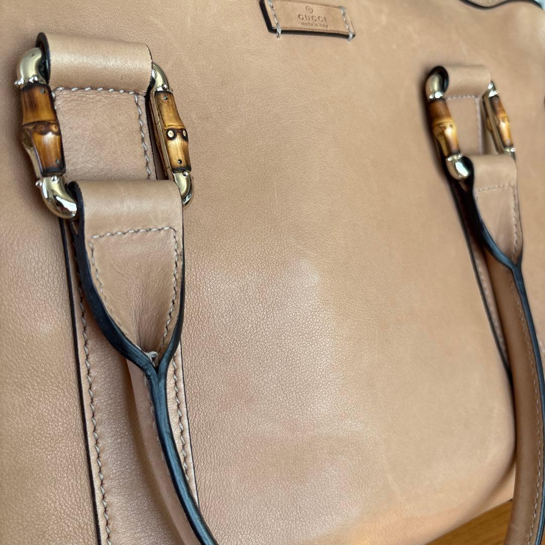 GUCCI ベージュ レザー バッグ