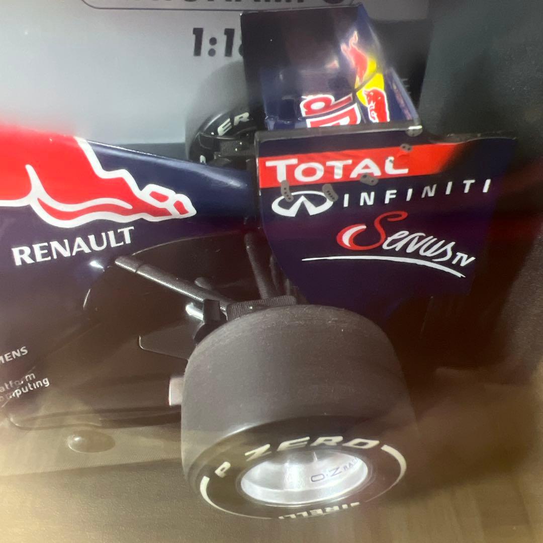 【新品未開封】1/18 MINICHAMPS レッドブル 2011 ベッテル