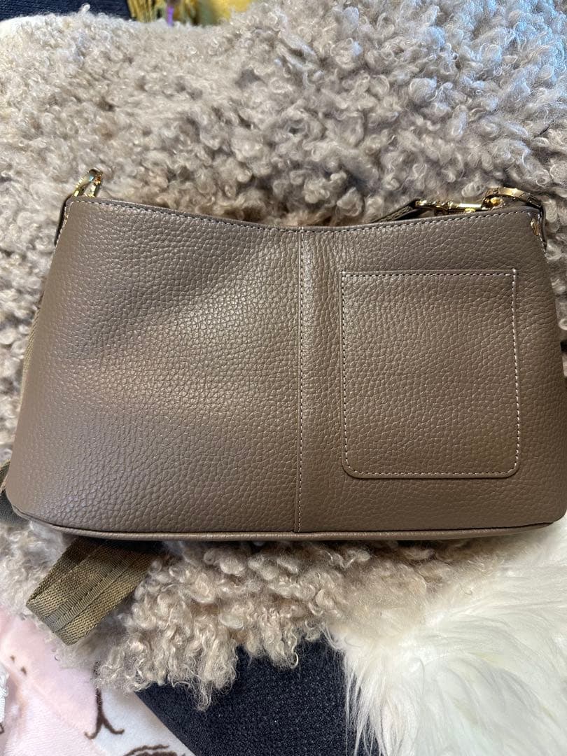 ATAO トープ　レザー ショルダーバッグ