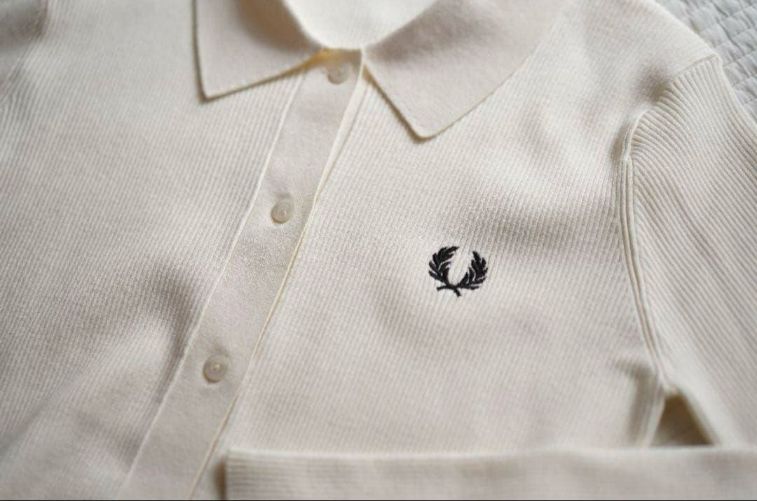 【着用2回】FRED PERRY アイボリー リブ編み 長袖ニットポロシャツ