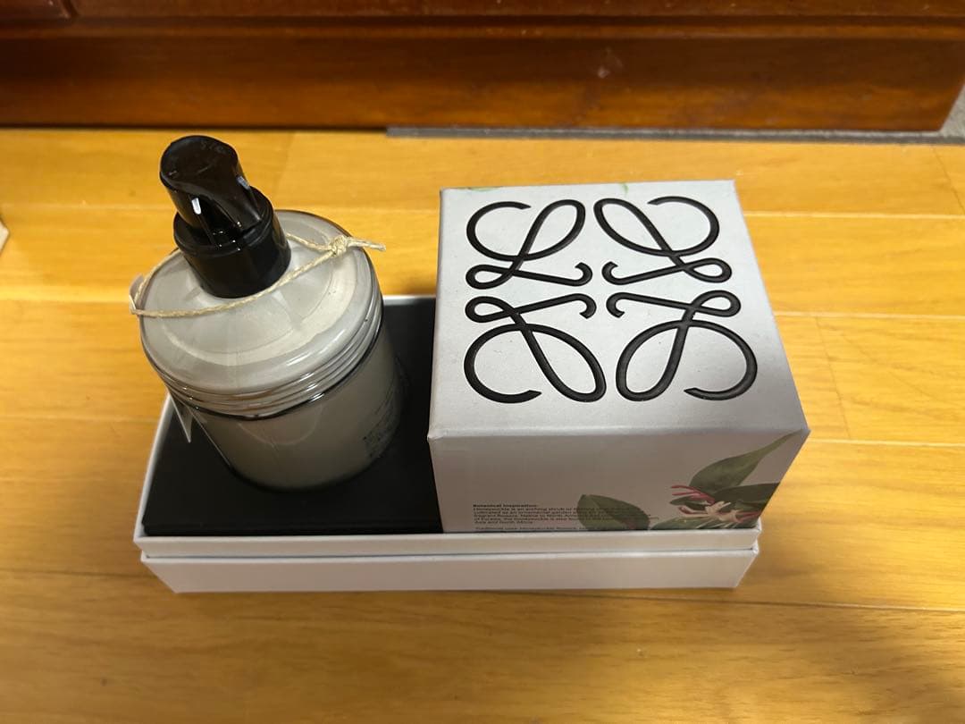 eyeロエベ　ボディローション　キャンドル　セット