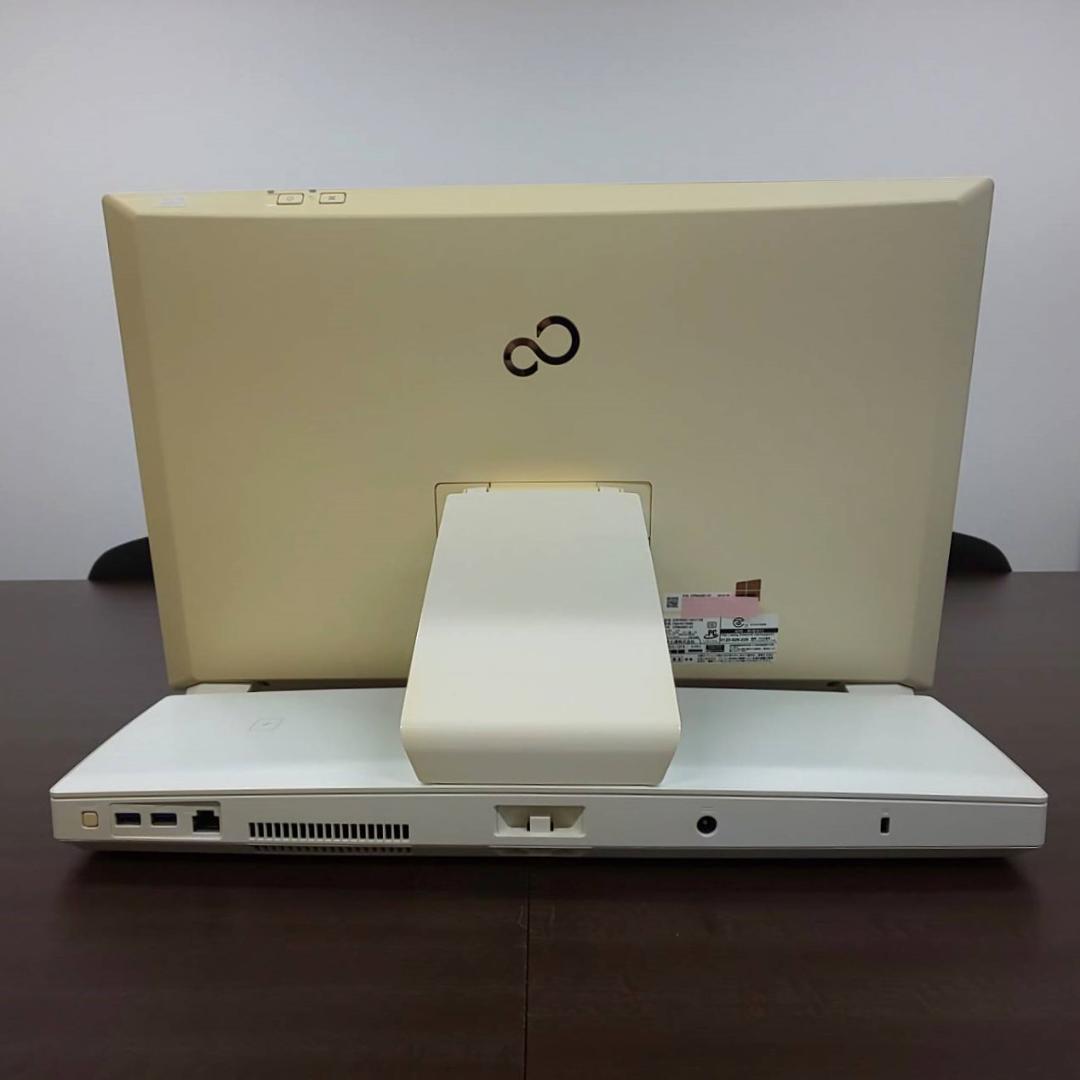 <送料無料>富士通 ESPRIMO WH77/M i7/8GB/Office有
