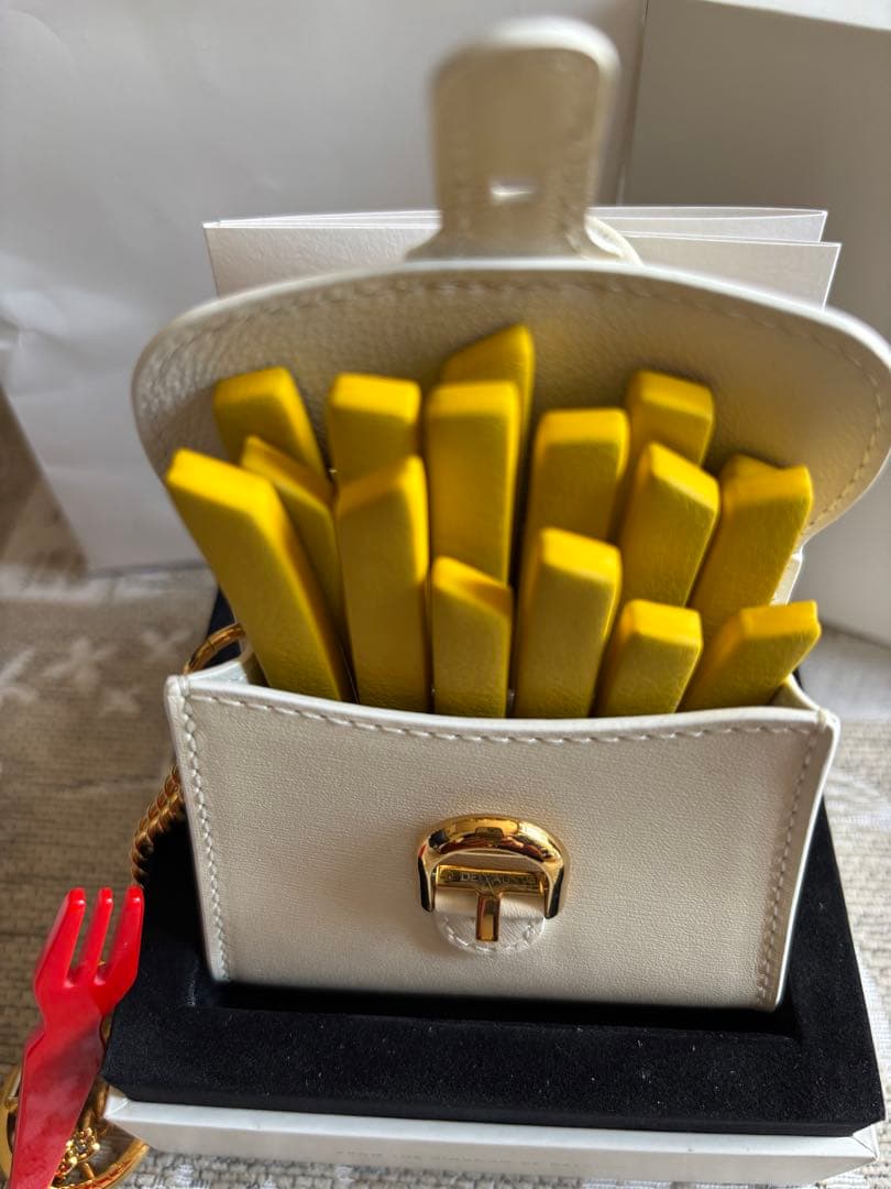 専用ですDELVAUX ミニチュア　バッグチャーム　デルボー　デルヴォー　ポテト