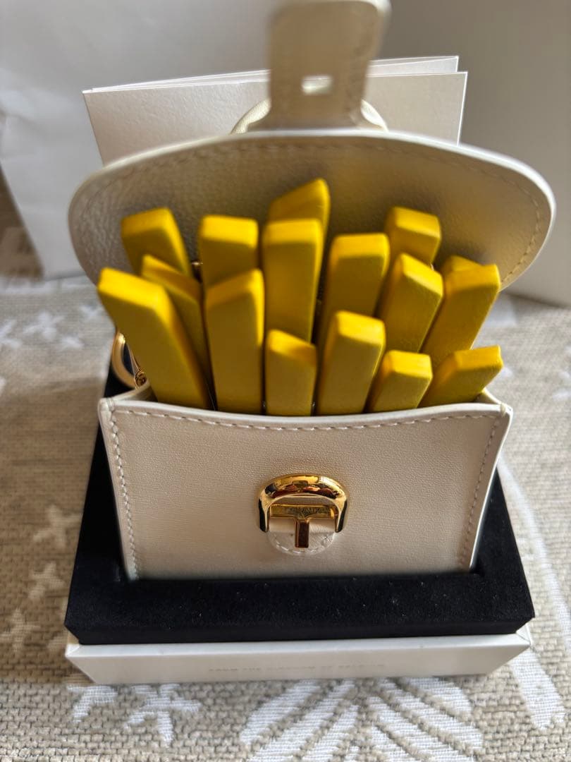 専用ですDELVAUX ミニチュア　バッグチャーム　デルボー　デルヴォー　ポテト