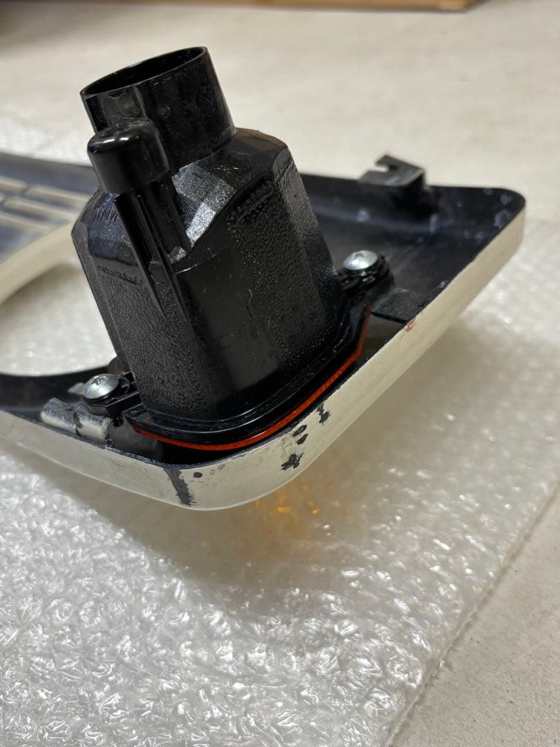 DAMD APIOヴィンテージアイアングリル　白塗装