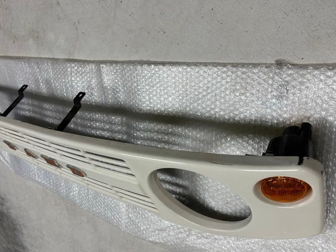 DAMD APIOヴィンテージアイアングリル　白塗装