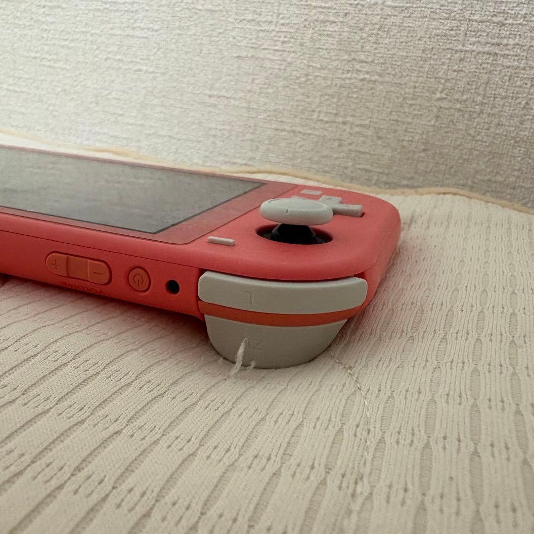 任天堂Switch right スイッチライト　コーラルピンク箱付き