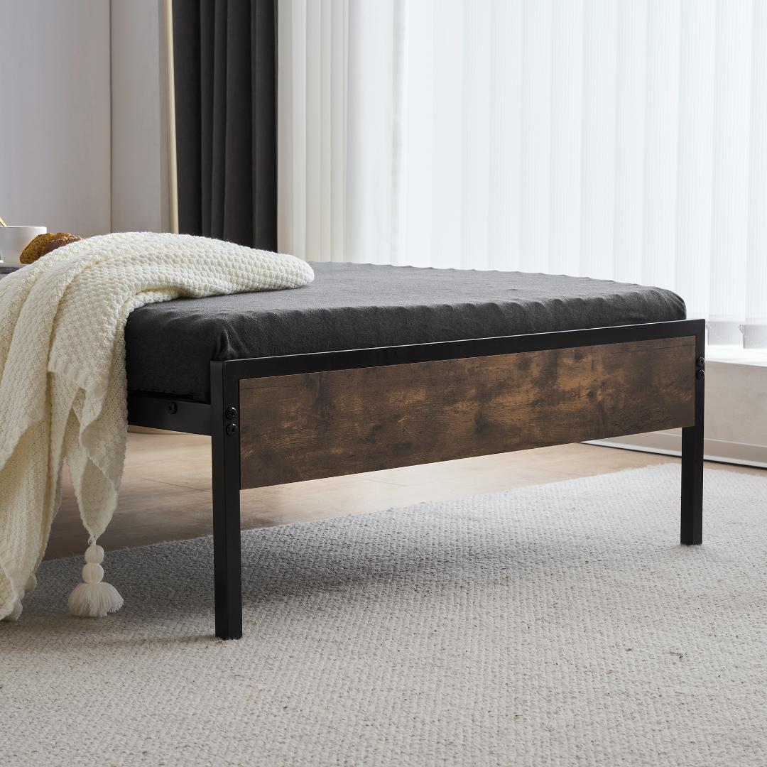 超赤字！SD ベッドフレーム セミダブル セミダブルベッド　コンセント・宮付き