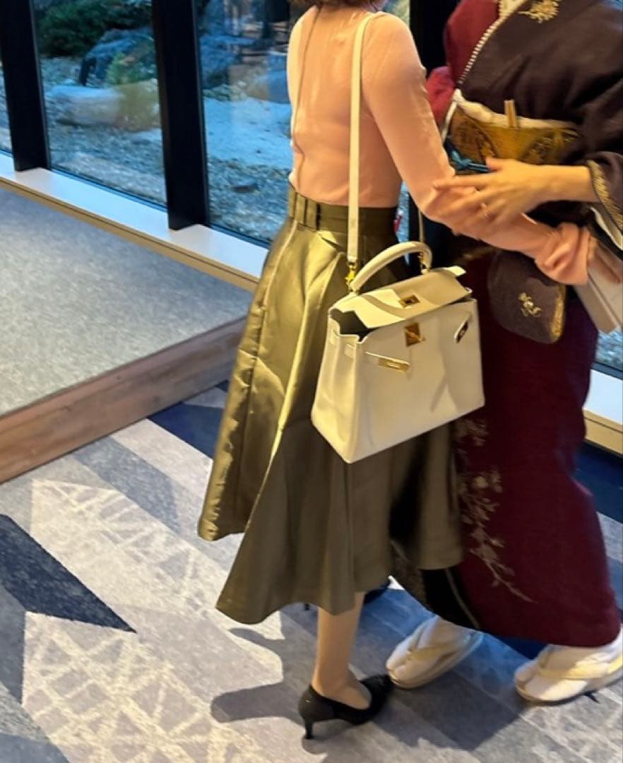 Ted bakerフリルネックワンピース