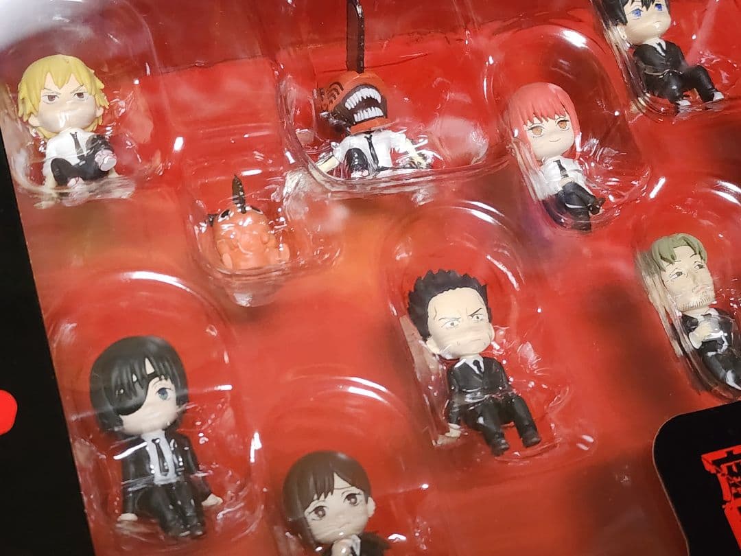 座る チェンソーマン 13体セット　キタンクラブ　新品未開封　箱にへこみあり