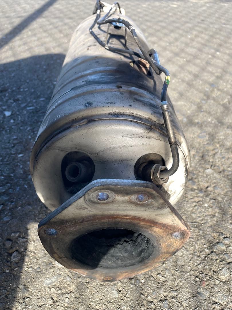 三菱ふそう　触媒　DPF ME555982　FE2＃.5＃.7＃.8＃(7UE)