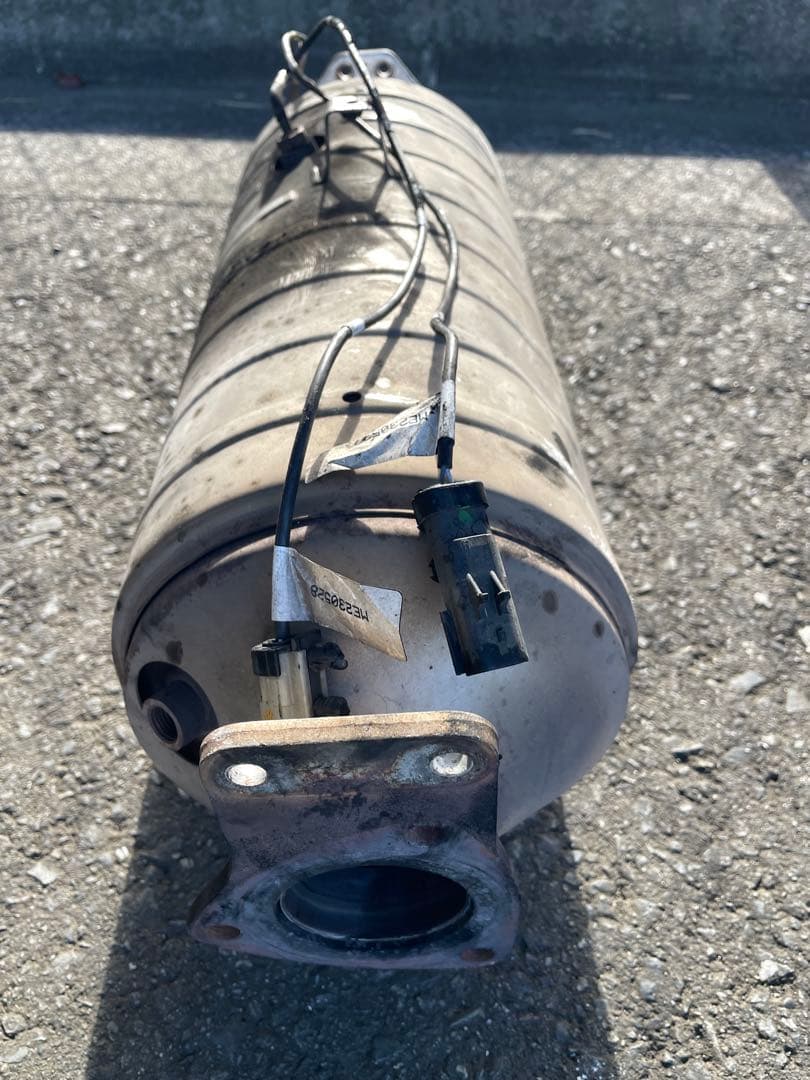 三菱ふそう　触媒　DPF ME555982　FE2＃.5＃.7＃.8＃(7UE)