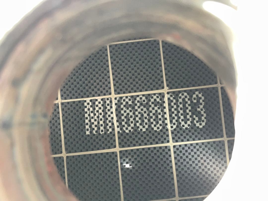 三菱ふそう　触媒　DPF ME555982　FE2＃.5＃.7＃.8＃(7UE)