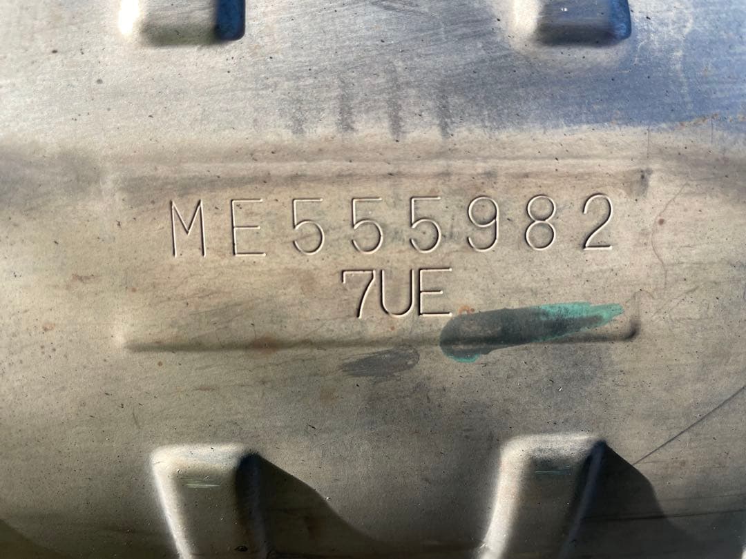 三菱ふそう　触媒　DPF ME555982　FE2＃.5＃.7＃.8＃(7UE)