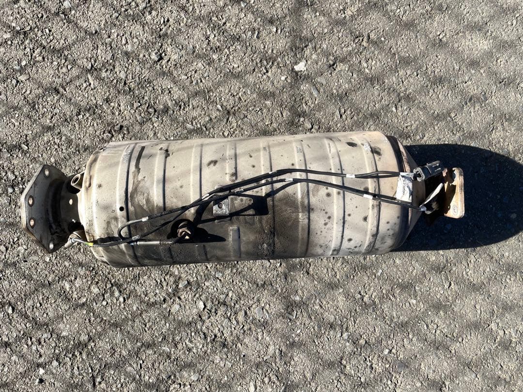 三菱ふそう　触媒　DPF ME555982　FE2＃.5＃.7＃.8＃(7UE)