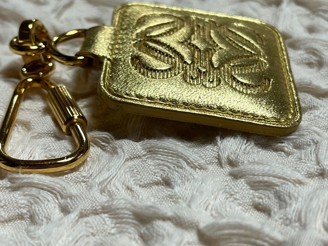 LOEWE ロエベ　ゴールド レザーチャーム　未使用品