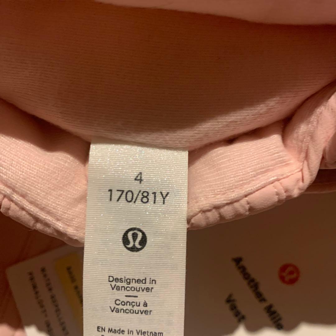 試着のみ　ルルレモン　ダウンベスト　フード　4