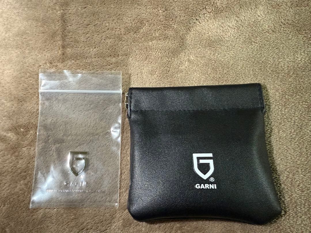 GARNI シルバー フープピアス 左耳用　専用ポーチ付き