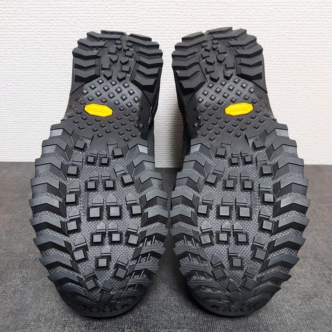 ぽ*ん様 UA アンダーアーマーInfil Hike GTX Boots　未使用