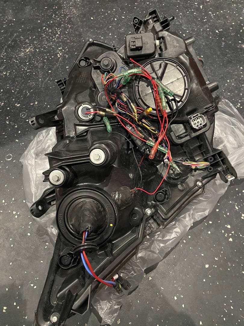 カズ 20ヴェルファイア ヘッドライト イカリング