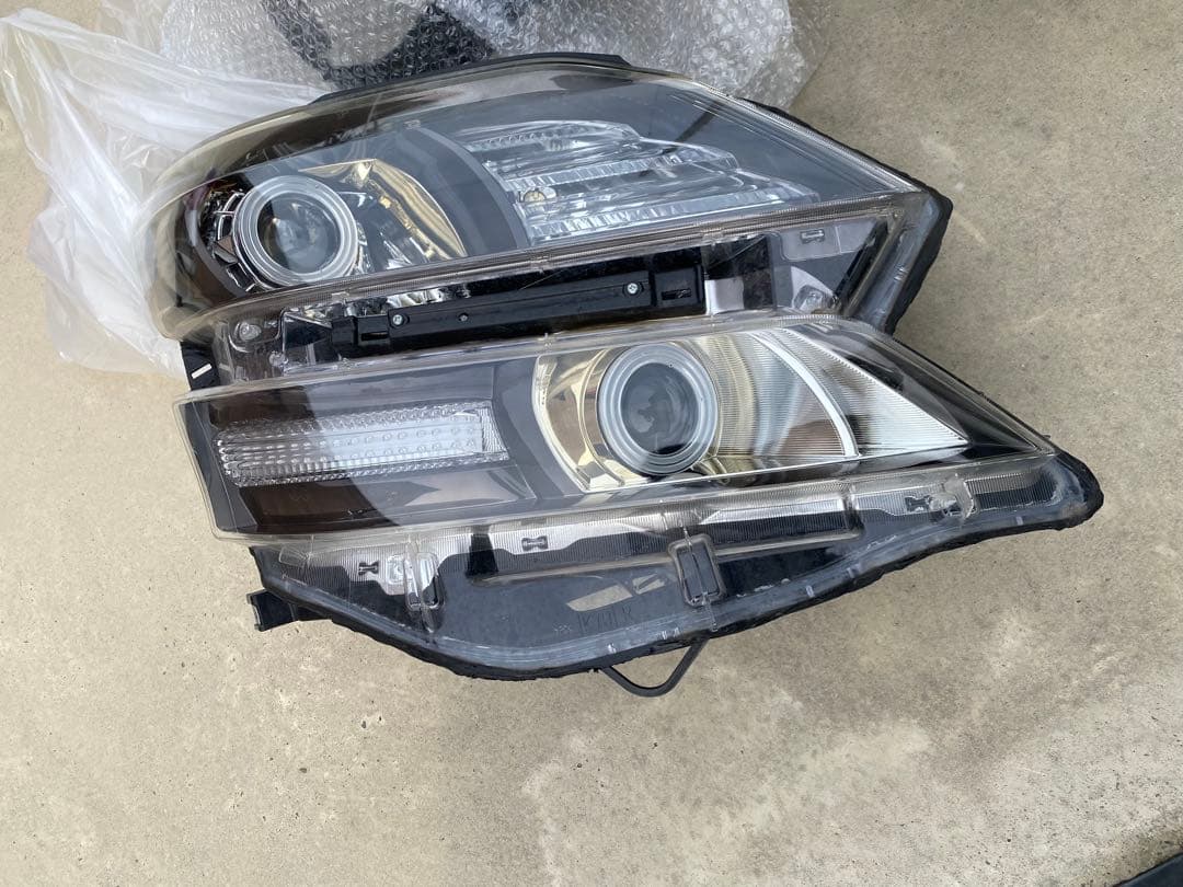 カズ 20ヴェルファイア ヘッドライト イカリング