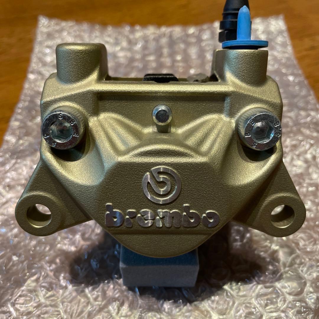 brembo カニ キャリパー ゴールド