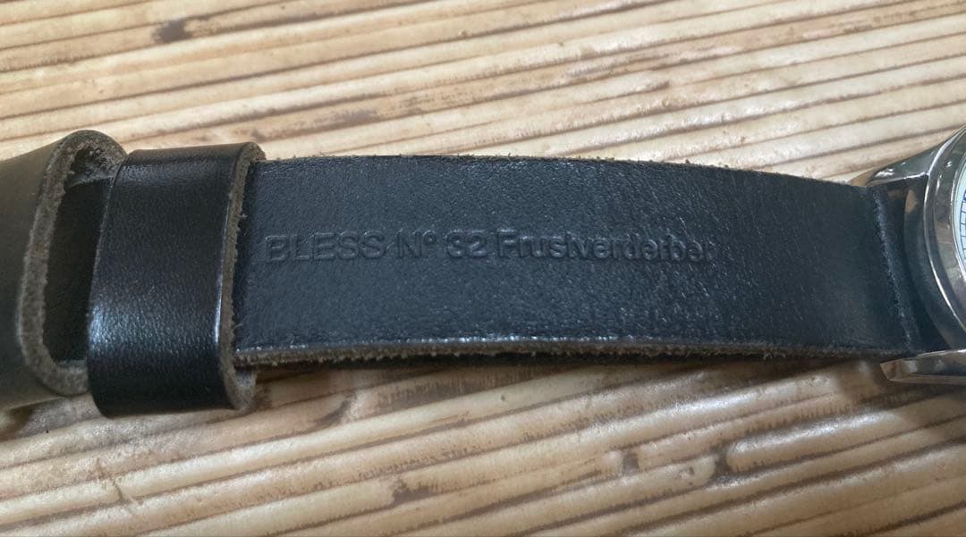 BLESS n°32 vB22 Analog watch belt