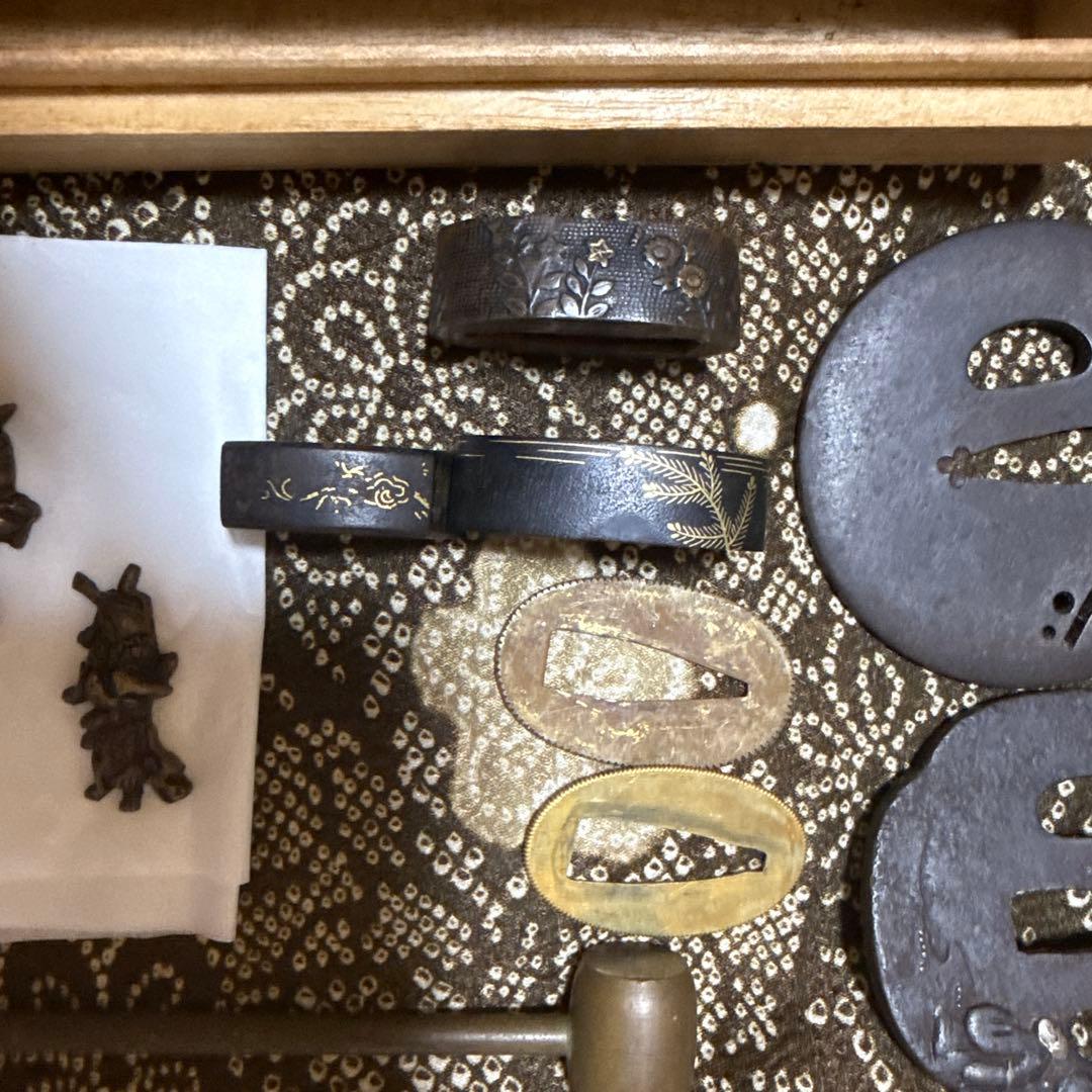 ぺ*ん様 おそらく無銘の刀装具　鍔・目貫・縁など（未研磨）