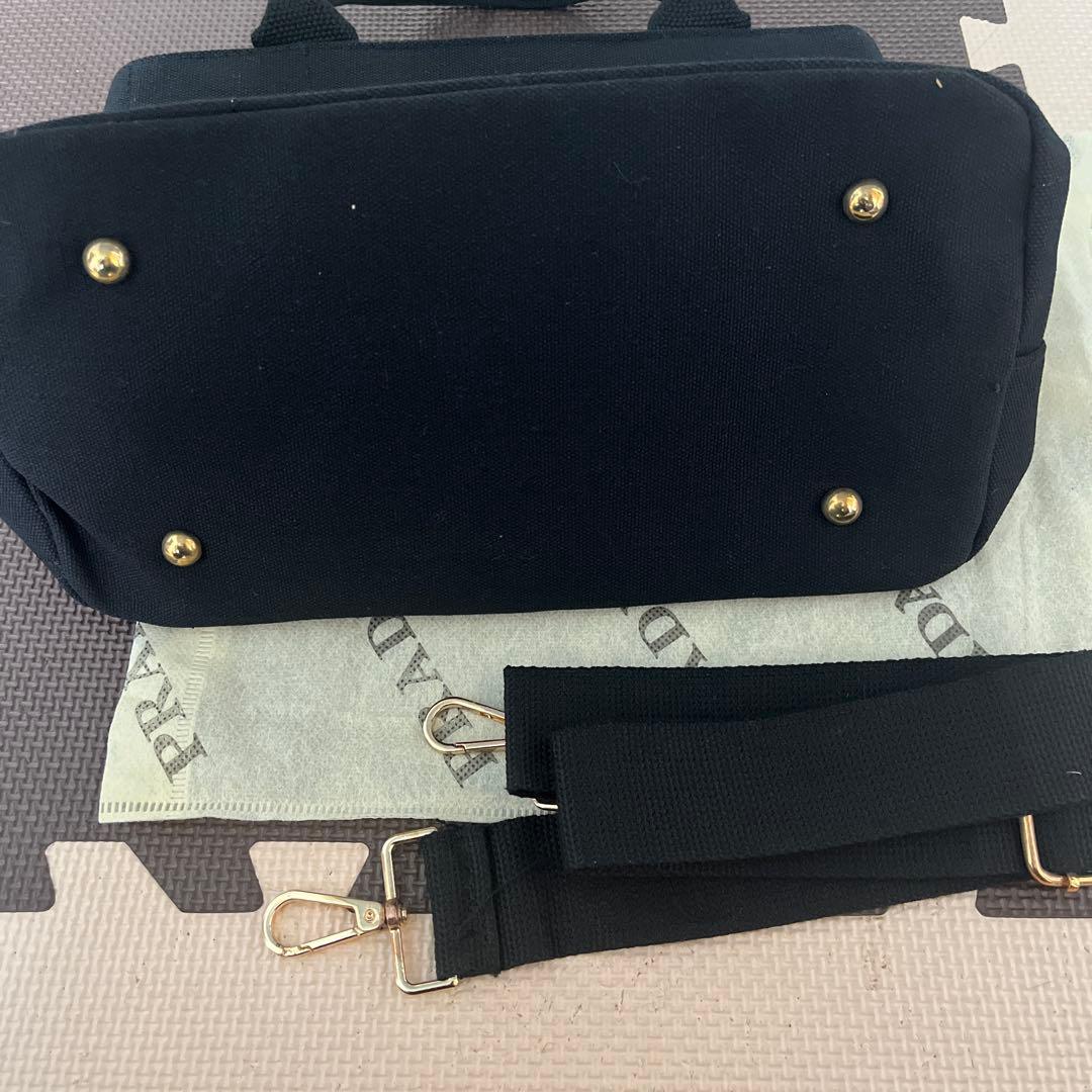 PRADA ノベルティ ブラックキャンパスショルダーバッグ