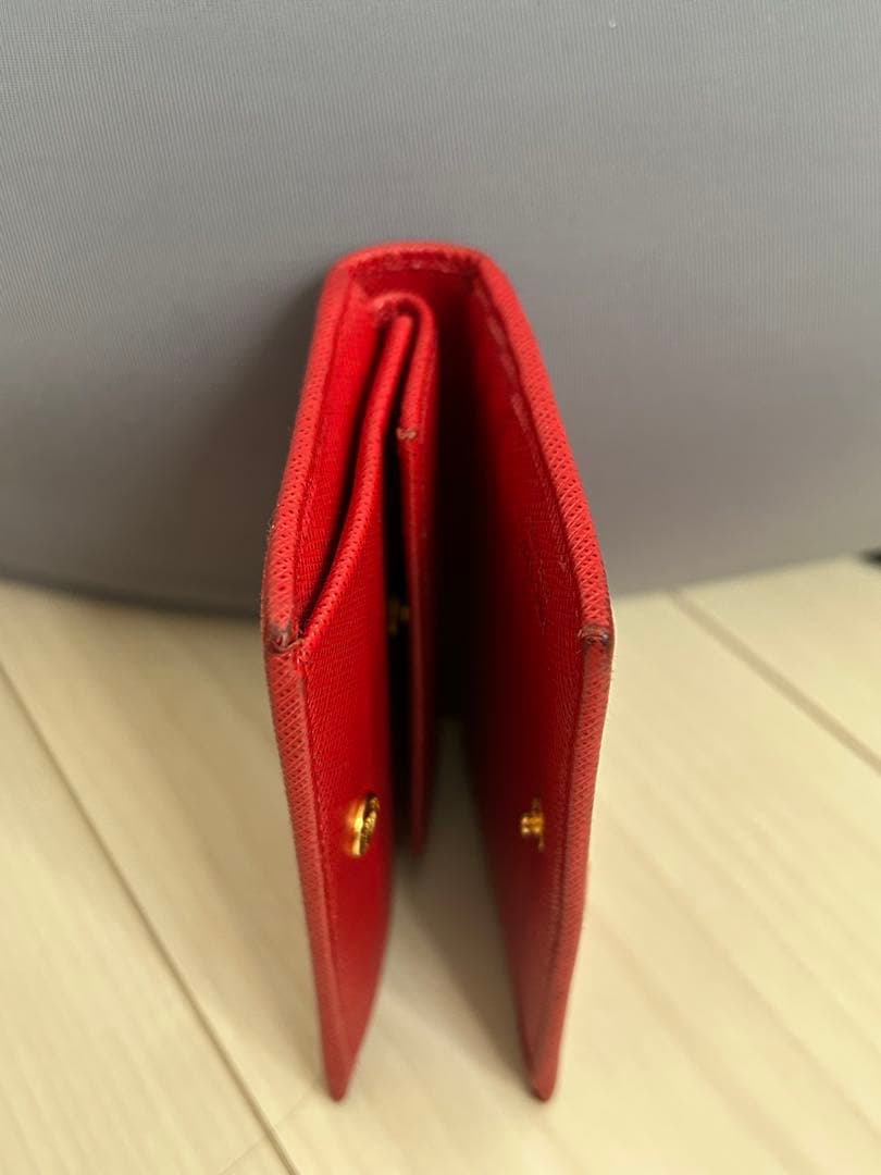 【週末限定価格】 PRADA 二つ折り財布 レッド