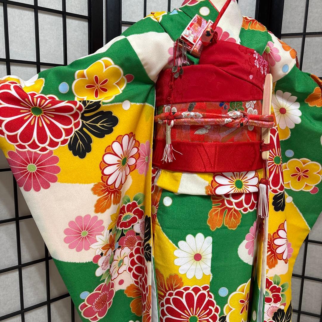 七五三　着物セット　7歳　緑色　黄色　大輪柄　華やか　ポップ