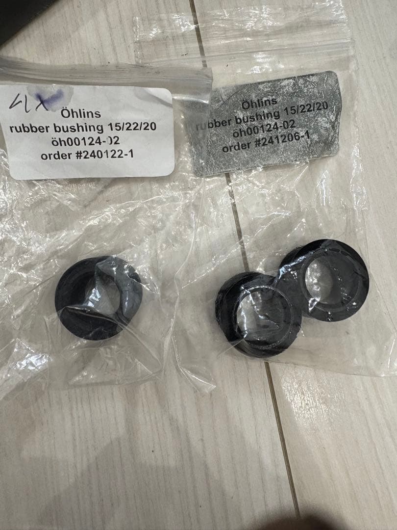 CB400SF/SB オーリンズ リアサスペンション レジェンド・ツイン