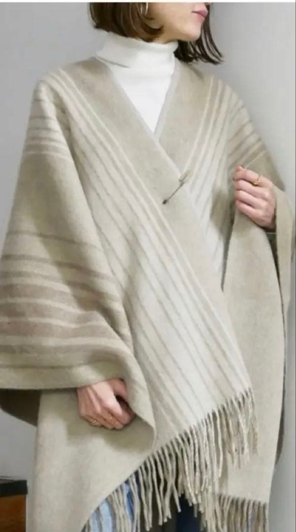 ぽぽ【新品未使用・タグ付】TICCAウールストライプストールポンチョ