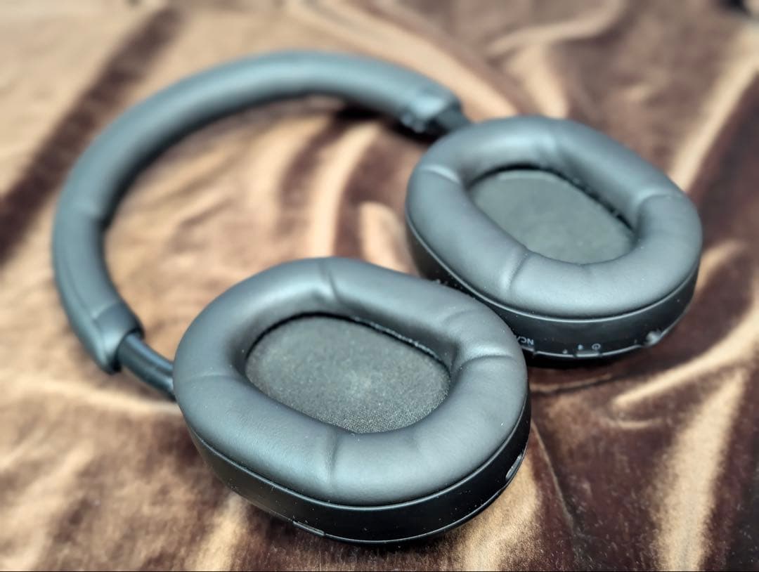 【格安・実用派へ】Sony WH-1000XM5 黒 本体+ケース【ノイキャン】