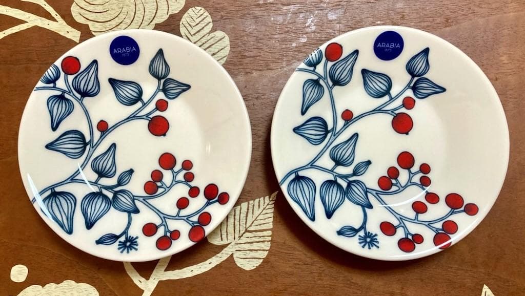 新品未使用　アラビア　ルノ　フロストベリー　プレート　11.5cm　２枚