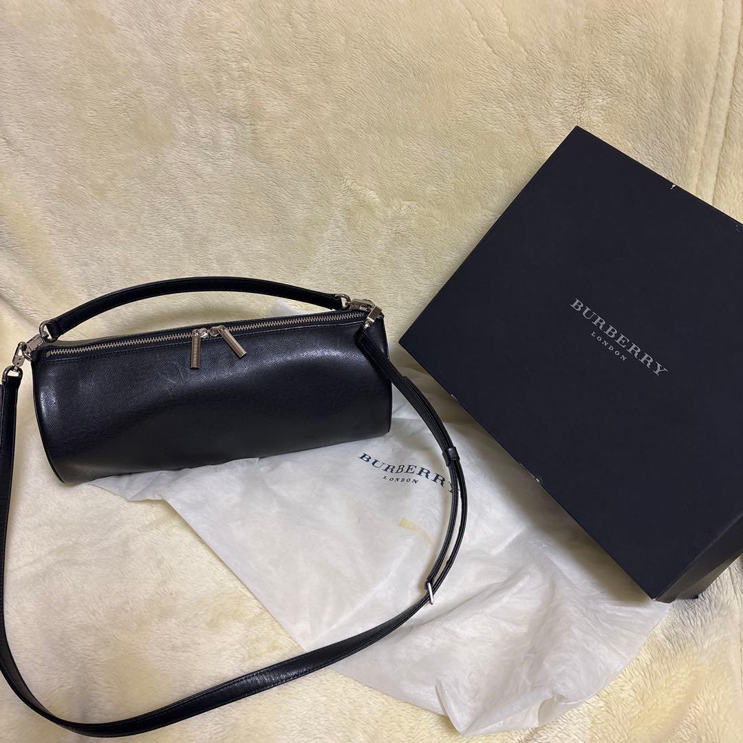 【Burberry】ブラックレザーショルダーバッグ