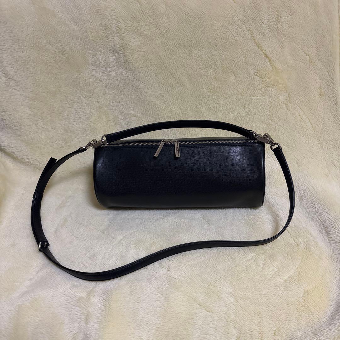 【Burberry】ブラックレザーショルダーバッグ