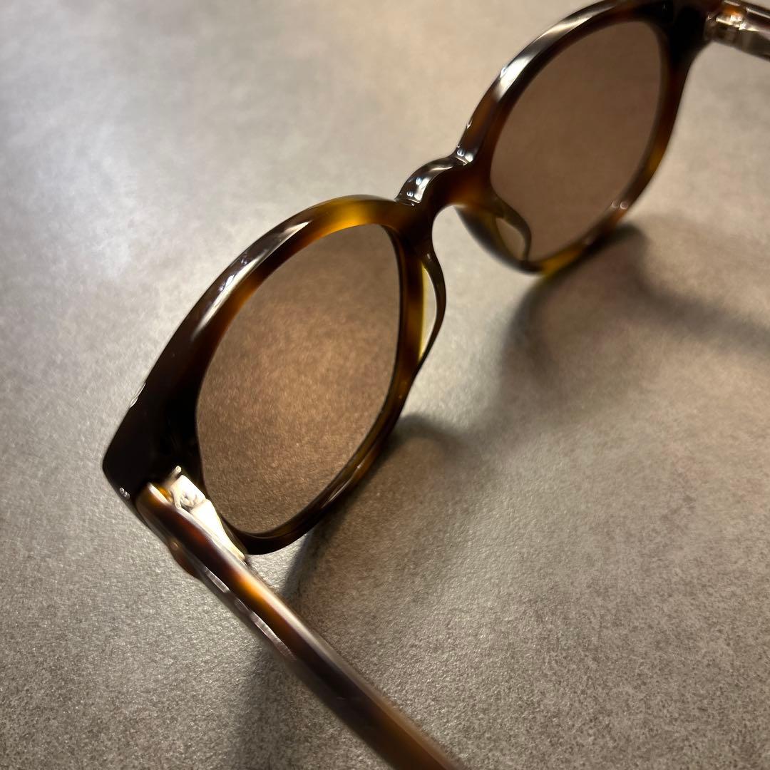 MONCLER ブラウン サングラス