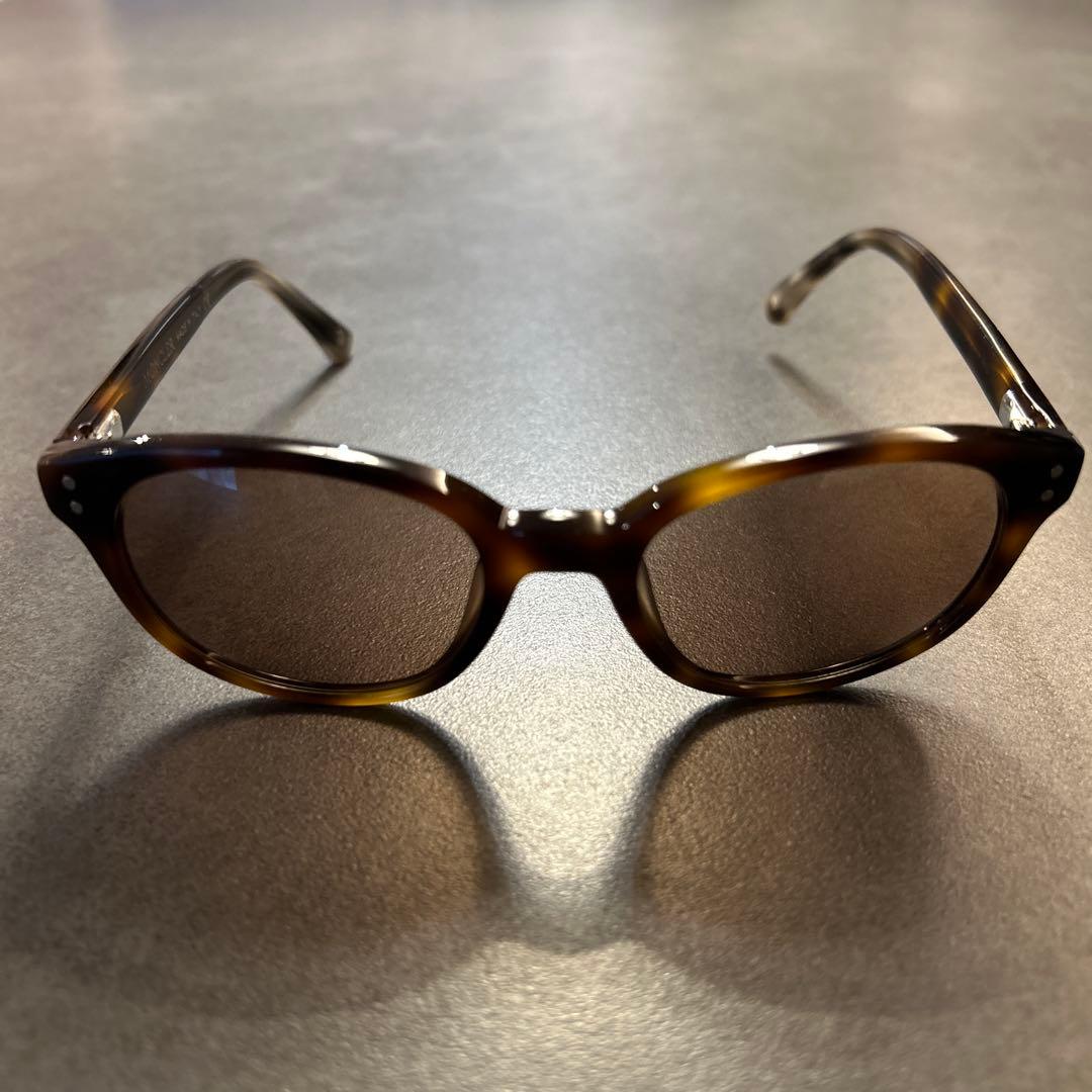 MONCLER ブラウン サングラス