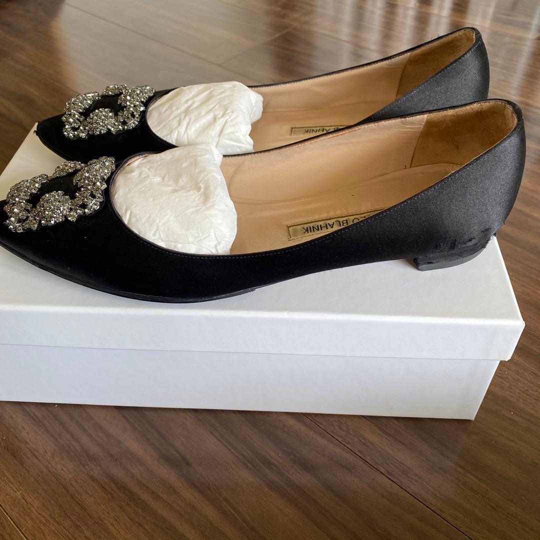 MANOLO BLAHNIK Hangisi Flat ブラックサテン