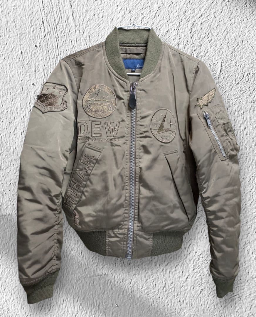 ココ　AVIREX　MA-1 フライトジャケット　カモフラ　迷彩　カーキ