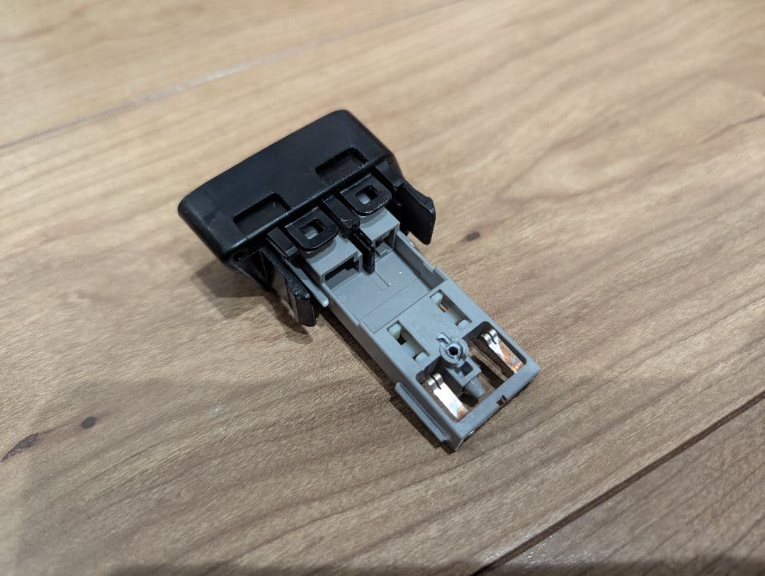 トヨタ プリウスα インテリアパネル G’s 後期用　インパネ　オマケ付