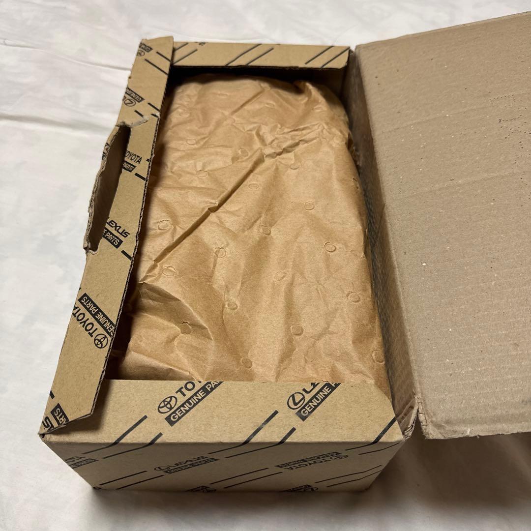 トヨタ 純正　プリウスα G's GRアームレスト　肘置き