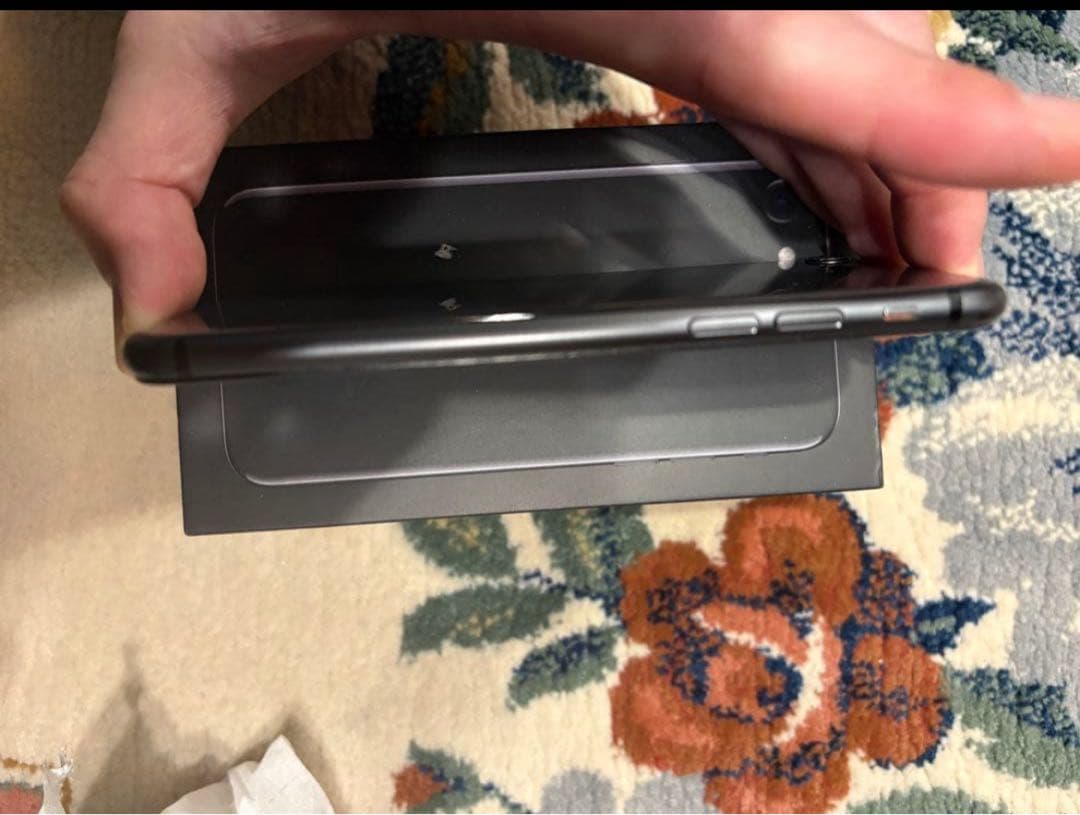 【あちゃん専用】iPhone 8 ブラック 本体 箱付き バッテリー100%