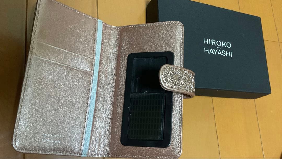 ヒロコハヤシ　スマホケース