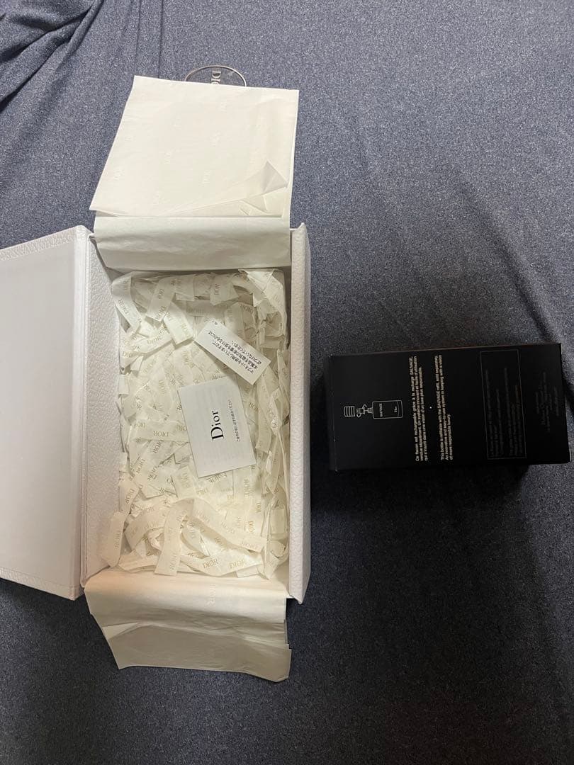 Dior Sauvage Eau de Parfum ギフトバッグ付き