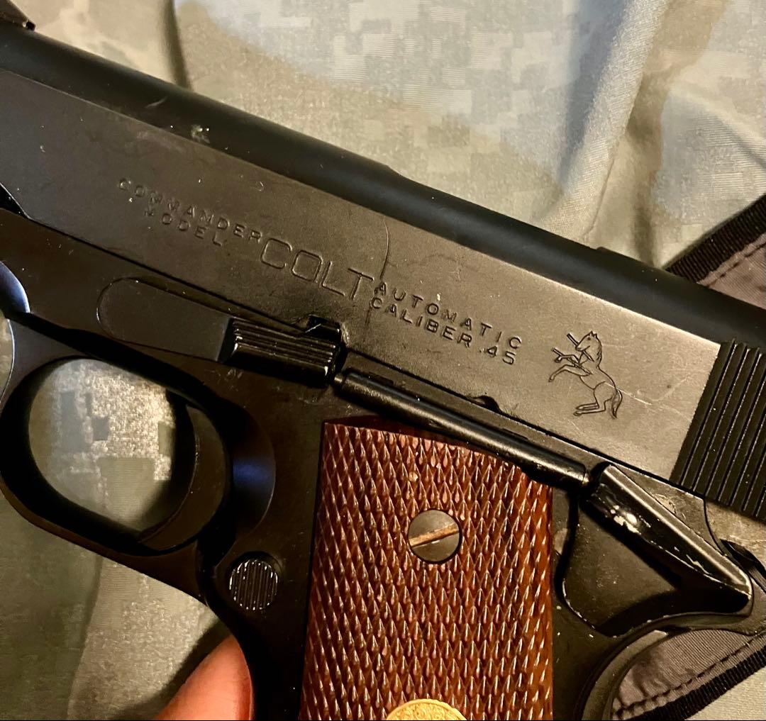 ウエスタンアームズ製　ガスブロハンドガン　コルトコンバットコマンダー　中古