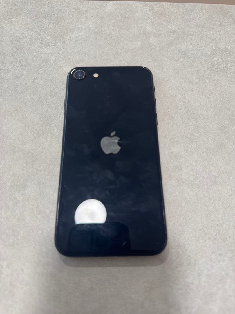 iPhone SE（第2世代）64GB ミッドナイト（バッテリー最大容量100%